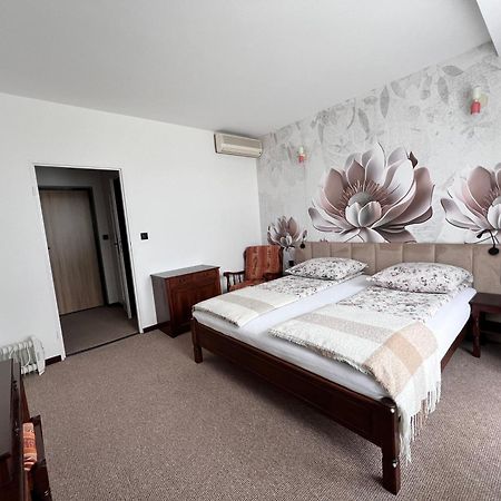 Motel Na Zbojeckiej Skawa Bagian luar foto