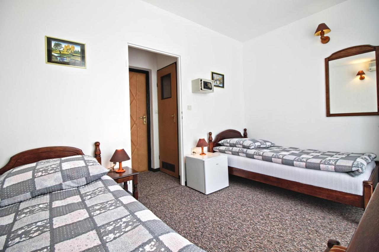 Motel Na Zbojeckiej Skawa Bagian luar foto