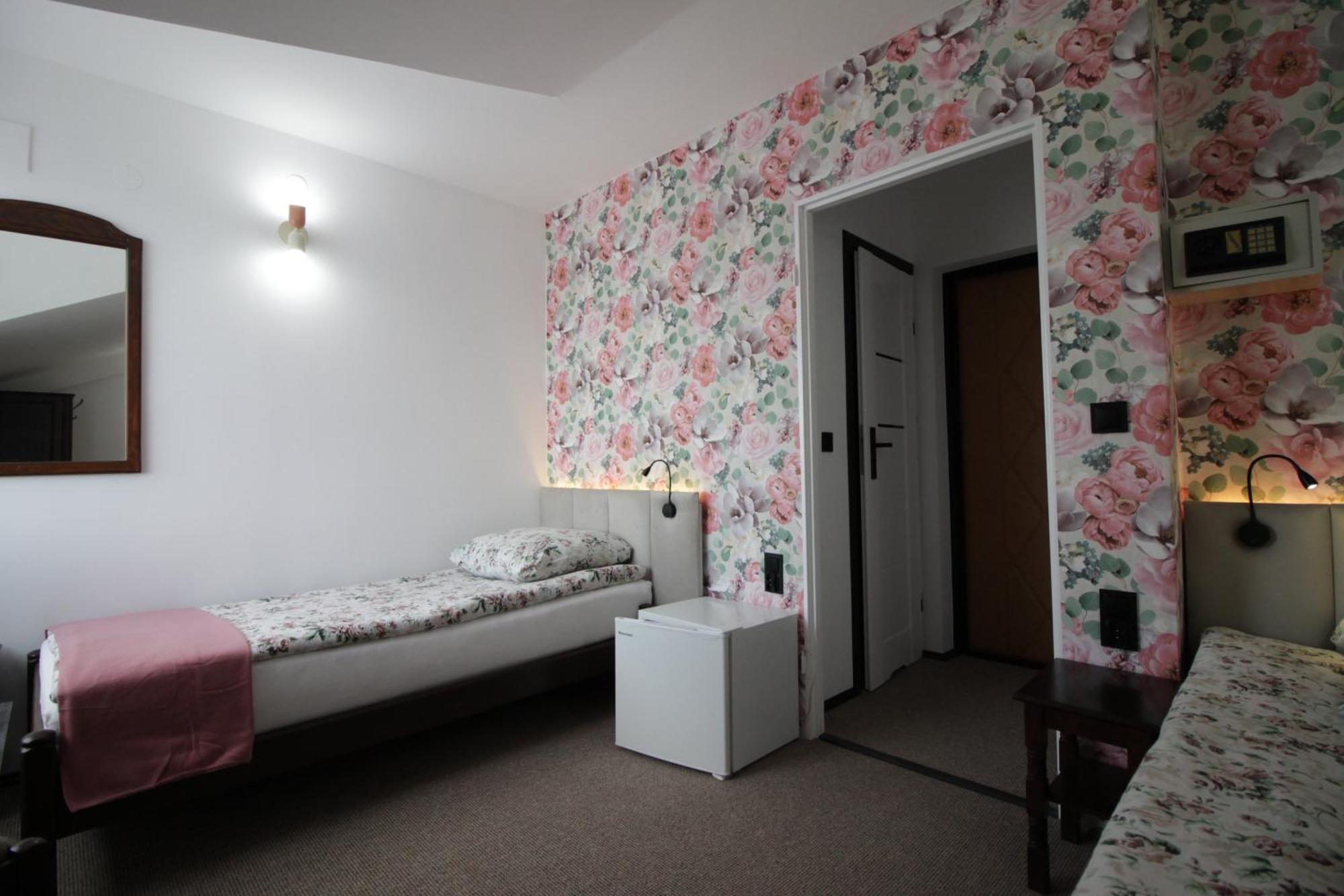 Motel Na Zbojeckiej Skawa Bagian luar foto