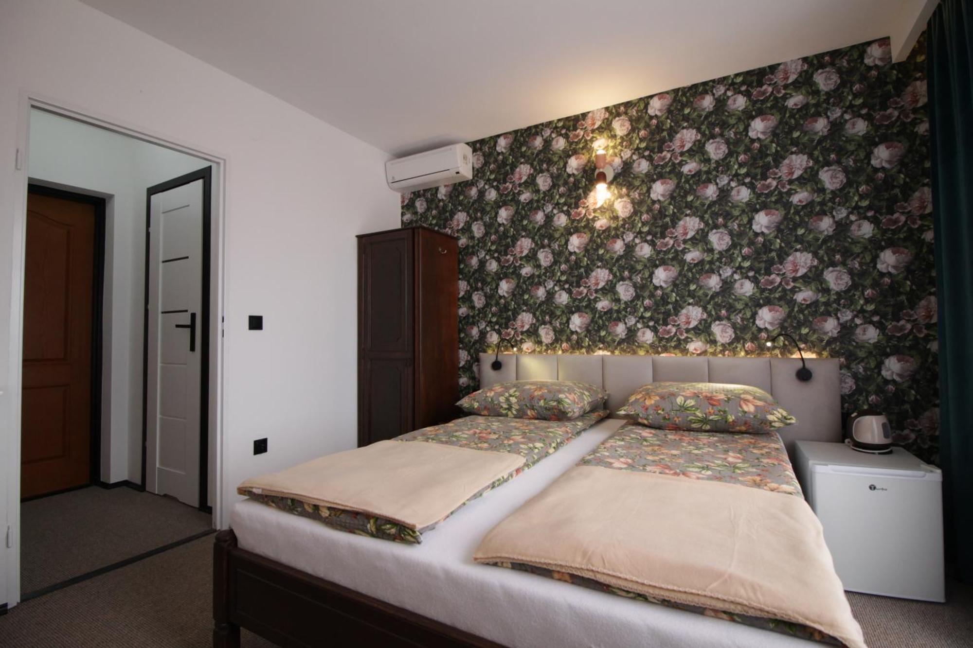 Motel Na Zbojeckiej Skawa Bagian luar foto