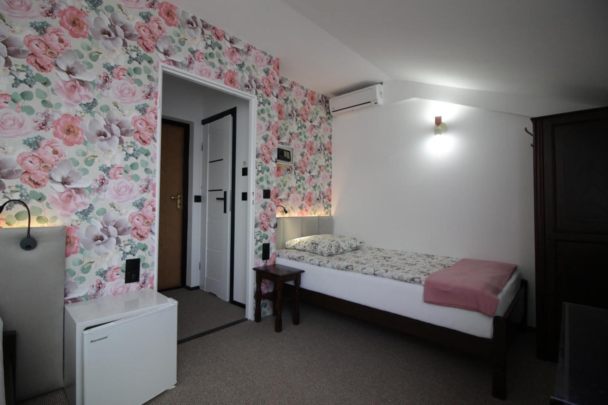 Motel Na Zbojeckiej Skawa Bagian luar foto